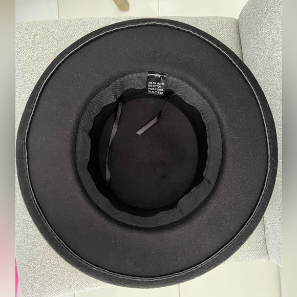 Black Hat - Picture 3 of 4